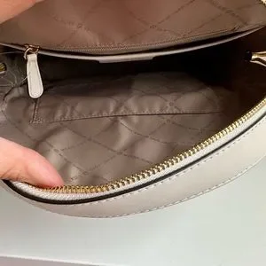 Michael Kors | Bags | Michael Kors Large Double Comparment  display picture 3